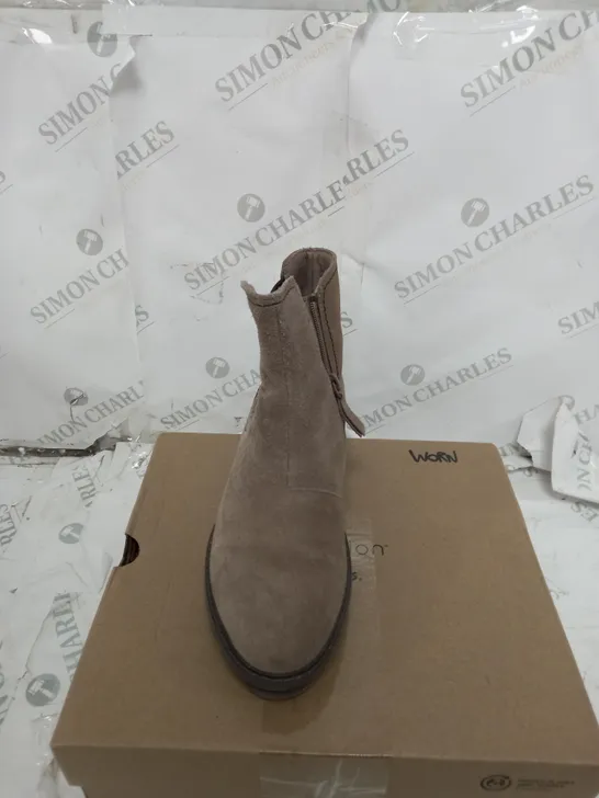 BOXED PAIR OF COLLECTION BY CLARKS AIRABELL MOVE SUEDE BOOTS IN PEBBLE COLOUR SIZE 6