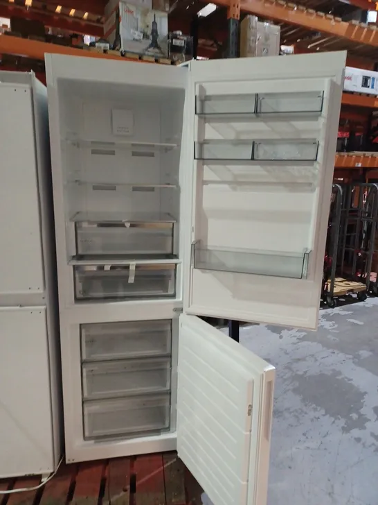 AEG FREESTANDING WHITE FRIDGE FREEZER 