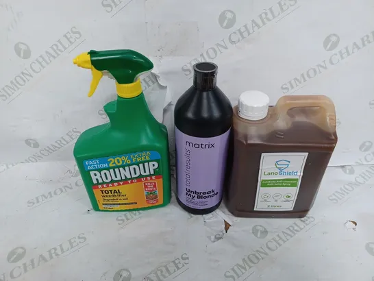 LOT OF ASSORTED HOUSEHOLD CLEANING ITEMS TOO INCLUDE WEED KILLER , FEBREZE AND ANTI SEIZE SPRAY 