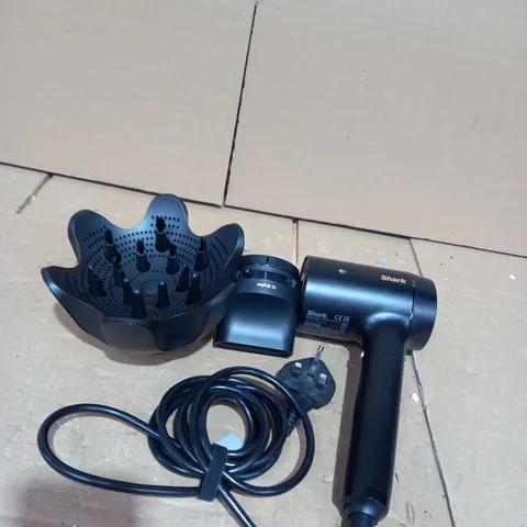 SHARK STYLE IQ IONIC HAIR DRYER & STYLER W/ ACCESSORIES HD110UKQ