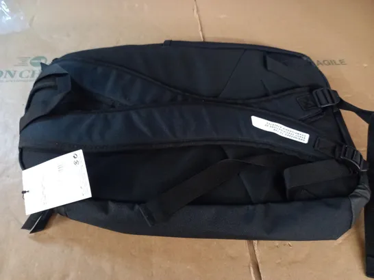 NIKE 30L BACKPACK