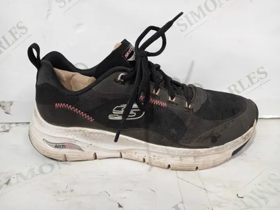 SKETCHERS ARCH FIT MONO LACE-UP TRAINER UK SIZE 4