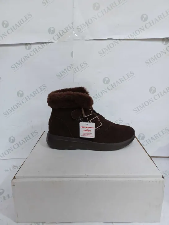 SKECHERS ON THE GO WINTER FLING BOOT - UK 3