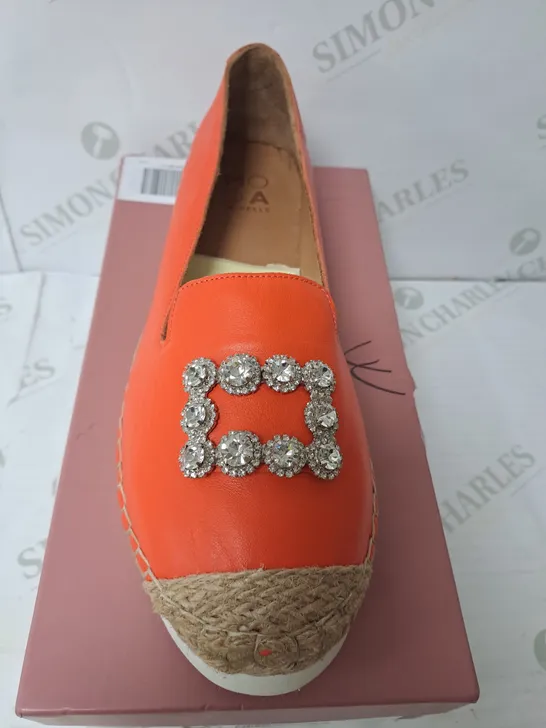 BOXED MODA IN PELLE ORANGE LEATHER DIAMONTE STYLE SHOE SIZE 7