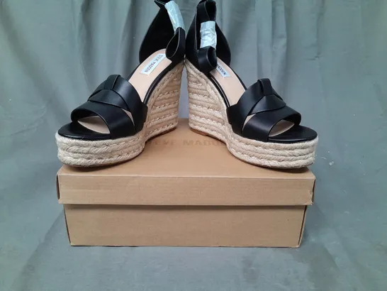 BOXED PAIR OF STEVE MADDEN OPEN TOE HIGH WEDGE SANDALS IN BLACK UK SIZE 6