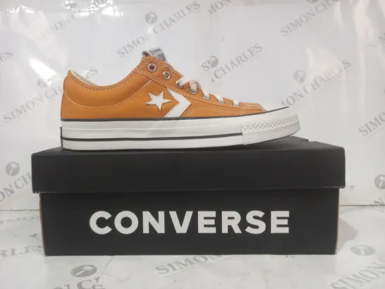 BOXED PAIR OF CONVERSE SHOES IN MUSTARD UK SIZE 8