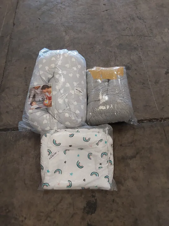 PALLET OF ASSORTED BEDROOM AND COMFORT BASED PRODUCTS TO INCLUDE; PILLOWS, SUPPORT SEAT CUSHIONS AND SIMILARLY RELATED GOODS