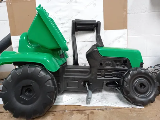 DOLU PEDAL OPERATED TRACTOR FRONT LOADER RRP £59.99