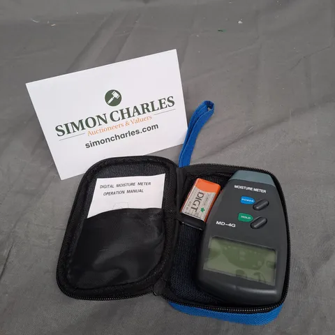 DIGITAL MOISTURE METER WITH CARRY CASE 