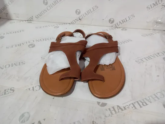 SANDAL EVELYN DARK TAN SIZE 12