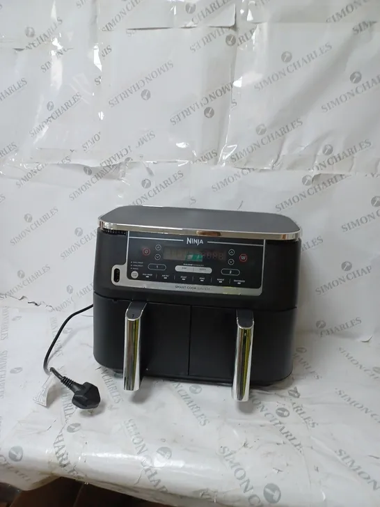 Max Dual Zone 9 5l Air Fryer Af451uk 4517204 Simon Charles Auctioneers Max Dual Zone 9 5l Air Fryer Af451uk 4517204 Simon Charles Auctioneers