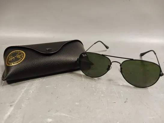 RAY-BAN AVIATOR CLASSIC SUNGLASSES 