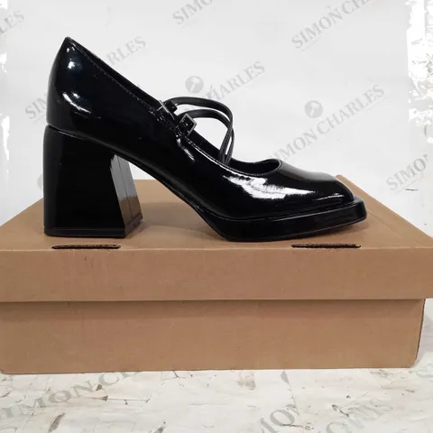 BOXED PAIR OF ASOS DESIGN SULLY PLATFORM CLOSED TOE BLOCK HEELED SHOES IN BLACK UK SIZE 6