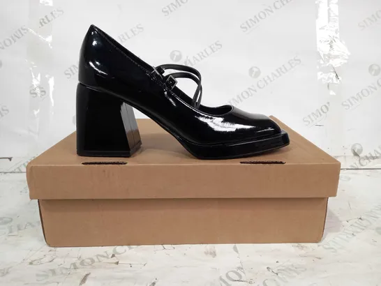 BOXED PAIR OF ASOS DESIGN SULLY PLATFORM CLOSED TOE BLOCK HEELED SHOES IN BLACK UK SIZE 6