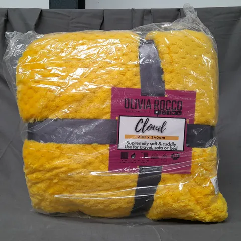 OLIVIA ROCCO CLOUD SUPREMELY SOFT & CUDDLY THROW IN YELLOW