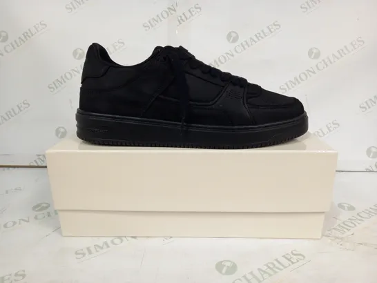 BOXED PAIR OF REPRESENT TRAINERS IN BLACK EU SIZE 44.5