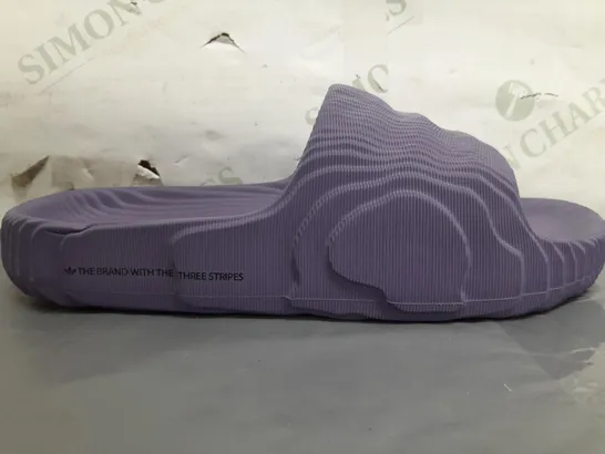 PAIR OF ADIDAS ADILETTE 22 SLIDERS IN PURPLE UK SIZE 9