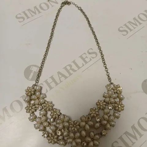 DESIGNER PEARL AND STUD NECKLACE 