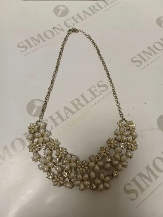 DESIGNER PEARL AND STUD NECKLACE 