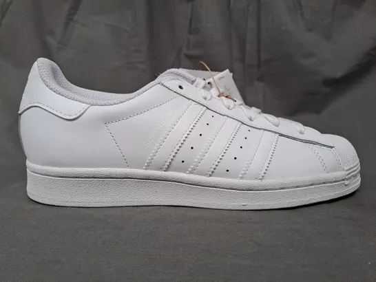 BOXED PAIR OF ADIDAS SUPERSTAR SHOES IN WHITE UK SIZE 6