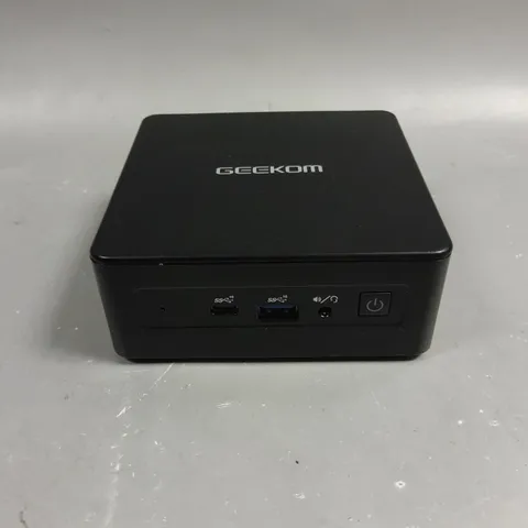 GEEKOM GM08I3T MINI PC 