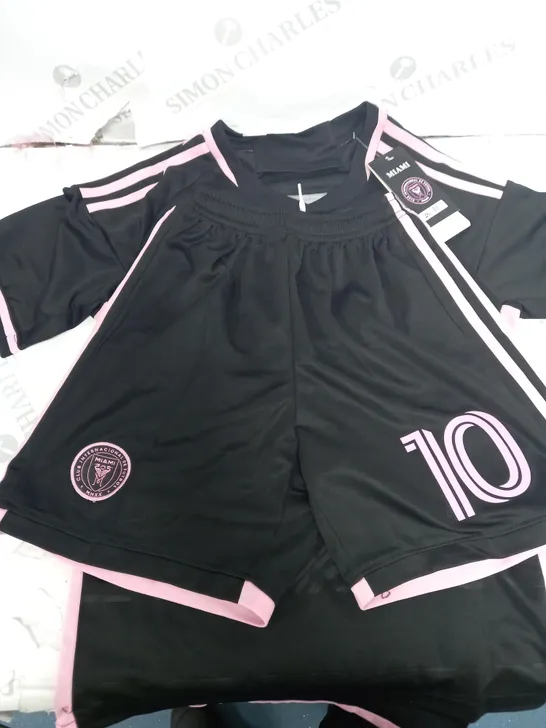 KIDS INTER MIAMI #10 MESSI FOOTBALL KIT - SIZE 26