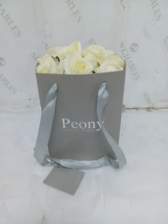 BOXED FAUX FLOWER ARRANGEMENT WITH VASE AND FLOWER AND ROOM SCENT ENGLISH ROSE WHITE