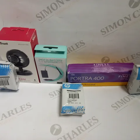 LOT OF APPROXIMATELY 20 ASSORTED PIECES OF CAMERA EQUIPMENT AND PRINTER INK/ACCESSORIES TO INCLUDE TRUST WEBCAM, KODAK 135 PORTRA 400, CANON LP-E6NH BATTERY PACK, ETC