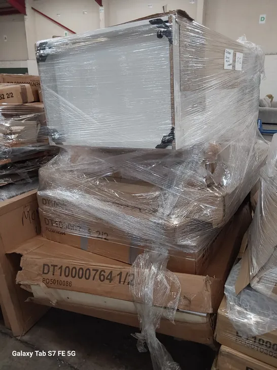 PALLET OF ASSORTED BOXED FURNITURE & DINING TABLE PARTS 