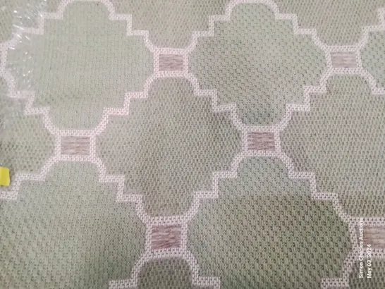 PADILLA FLATWEAVE GREEN/WHITE RUG SIZE 153X230CM 