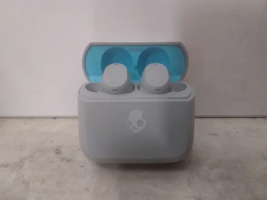 BOXED SKULL CANDY MOD WIRELESS EARPHONES