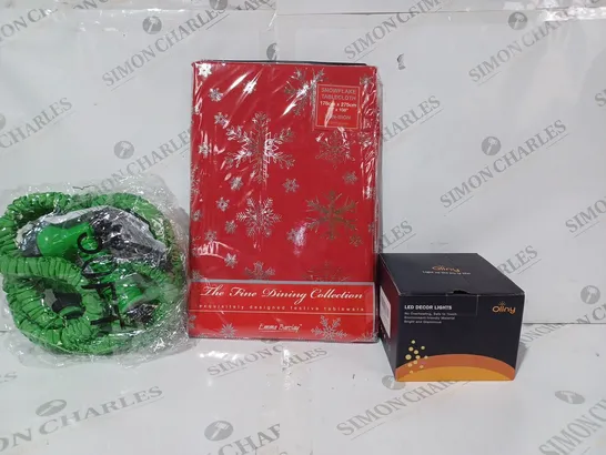 BOX OF APPROXIMATELY 20 ASSORTED HOUSEHOLD ITEMS TO INCLUDE LED DÉCOR LIGHTS, SNOWFLAKE TABLECLOTH, HOSE, ETC