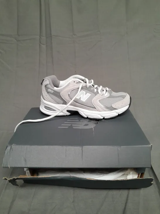 BOXED PAIR OF NEW BALANCE RUNNING 530 GREY/WHITE SIZE UK 6