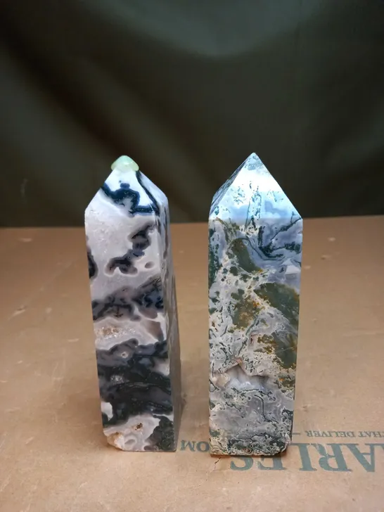 SET OF 2 QUARTZ TOWERS