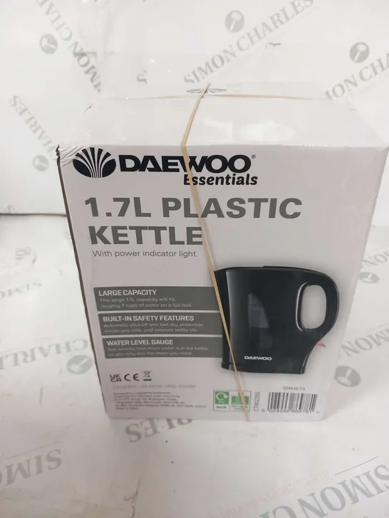 BOXED DAEWOO 1.7L PLASTIC KETTLE