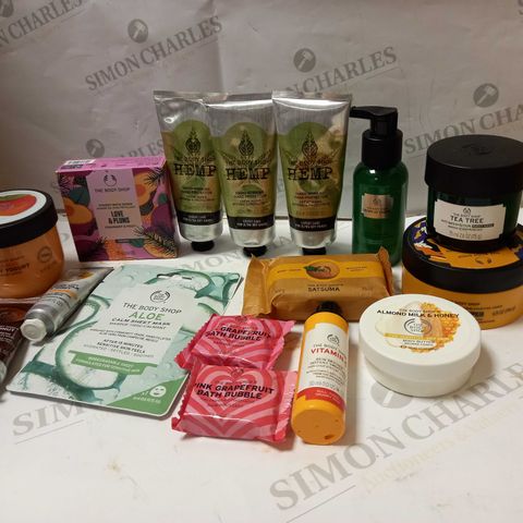 LOT OF APPROX 16 ASSORTED THE BODY SHOP PRODUCTS TO INCLUDE TEA TREE NIGHT MASK, SATSUMA SOAP, STARRY BATH BOMB, ETC