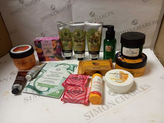 LOT OF APPROX 16 ASSORTED THE BODY SHOP PRODUCTS TO INCLUDE TEA TREE NIGHT MASK, SATSUMA SOAP, STARRY BATH BOMB, ETC