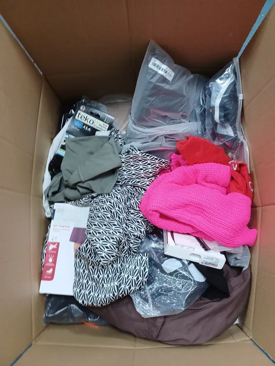 BOX OF ASSORTED CLOTHING ITEMS TO INCLUDE SWEATERS, TOPS, BABY GROWS ETC 