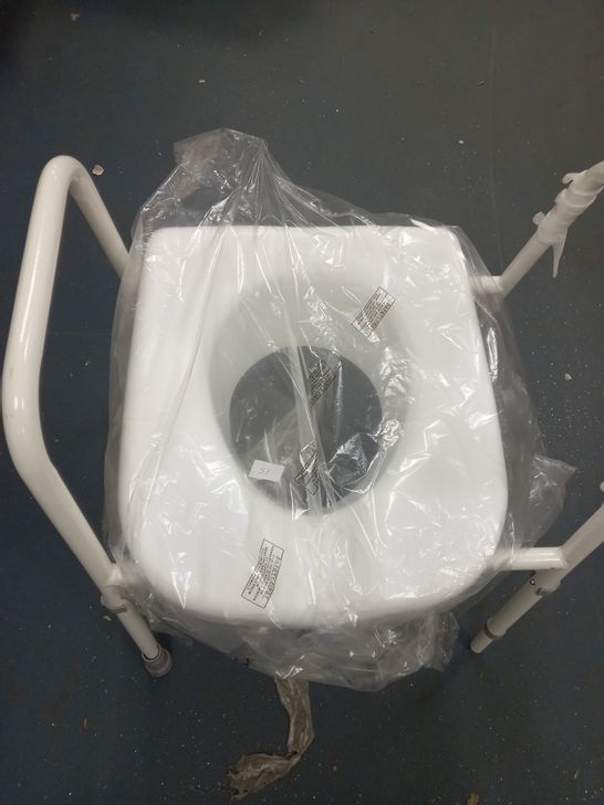 NRS HEALTHCARE M66625 MOWBRAY TOILET SEAT AND FRAME LITE