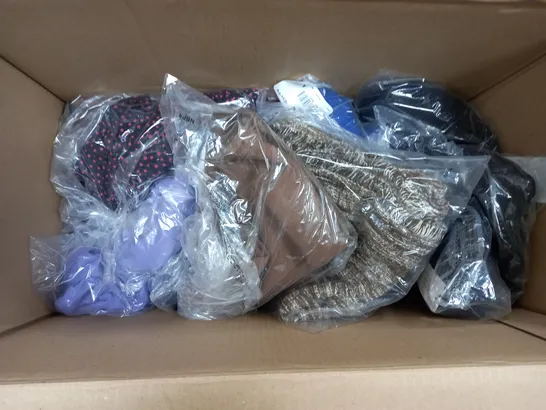 BOX OF ASSORTED CLOTHING ITEMS TO INCLUDE JUMPERS - PJ SETS - PANTS 