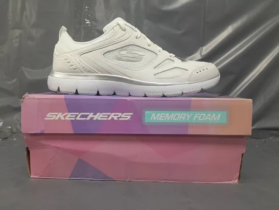 BOXED PAIR OF SKECHERS MEMORY FOAM TRAINERS IN WHITE UK SIZE 6