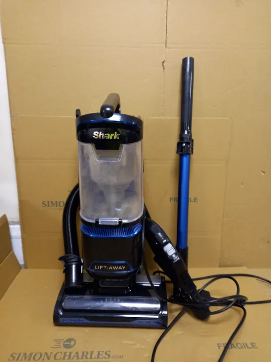 SHARK NV602UK LIFT-AWAY UPRIGHT VACUUM CLEANER 