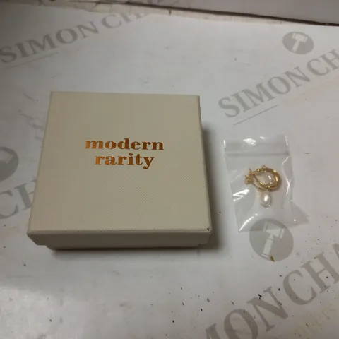BOXED MODERN RARITY GOLD/PEARL EFFECT EARRINGS