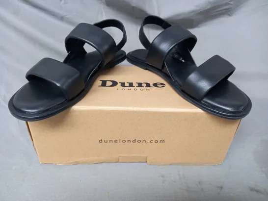 BOXED PAIR OF DUNE LONDON LEATHER SANDALS IN BLACK SIZE 6