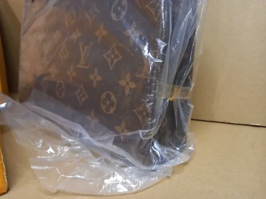 STYLE OF LOUIS VUITTON HAND BAG