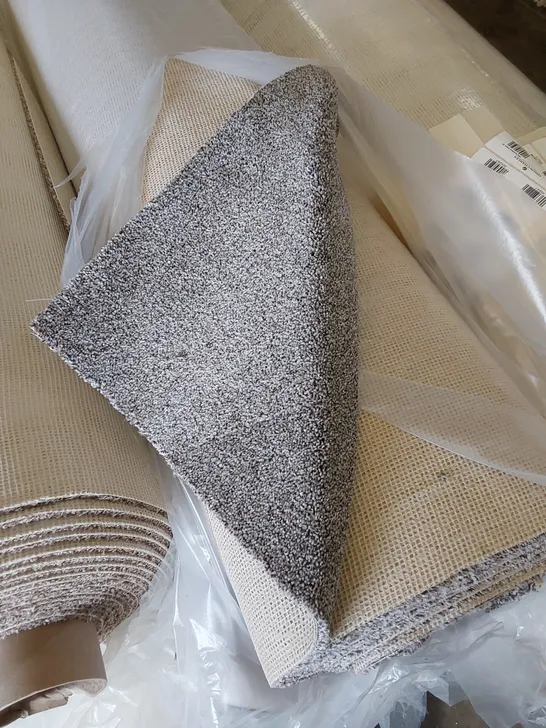 ROLL OF QUALITY STS HERITAGE LUXURY CARPET // SIZE: APPROXIMATELY 5.25 X 5m