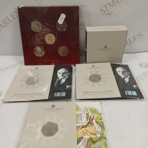 LOT TO CONTAIN 5 X ASSORTED COMMEMORATIVE COINS & COIN SETS