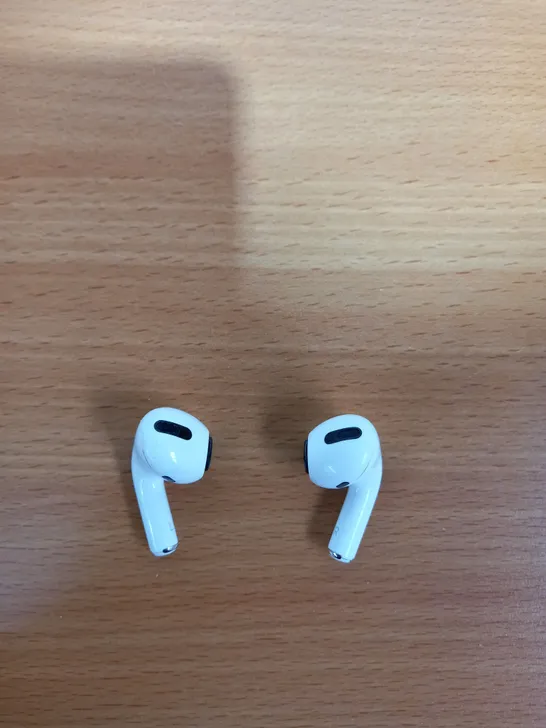 APPLE AIRPODS PRO