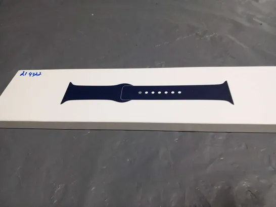 BOXED APPLE SPORT BAND