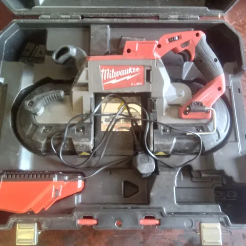 MILWAUKEE 18V BAND SAW